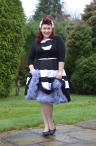 Miss Amy May plus size pinup review Dolly & Dotty 26 inches 63cm soft nylon fluffy petticoat giveaway contest