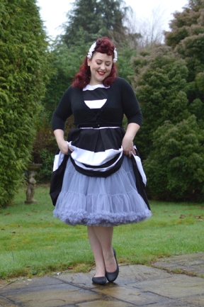 Miss Amy May plus size pinup review Dolly & Dotty 26 inches 63cm soft nylon fluffy petticoat giveaway contest