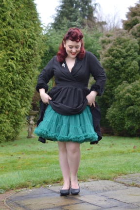 Miss Amy May plus size pinup review Dolly & Dotty 21 inches 53cm soft nylon fluffy petticoat giveaway contest