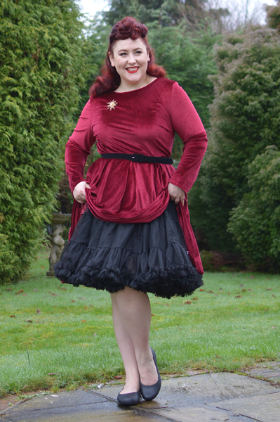 Miss Amy May plus size pinup review Dolly & Dotty 23 inches 59cm soft nylon fluffy petticoat giveaway contest