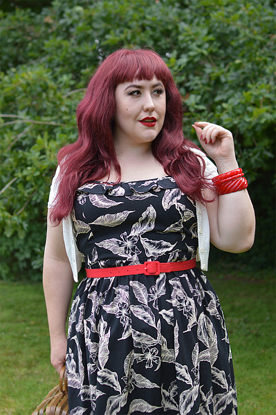 Fit and size review of the Chiara dress gifted by Hell Bunny by plus size pinup Miss Amy May. discount code amymay20!% for 20% off hellbunny.com