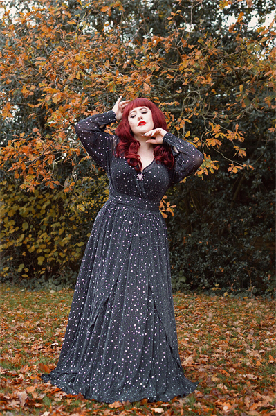 Fit size review by plus size pinup Miss Amy May of the Black & Stars Farrah Maxi dress gifted by Unique Vintage